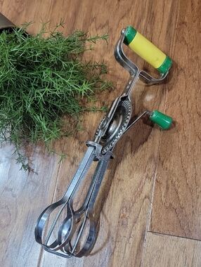 Vintage 50's Androck Egg Beater